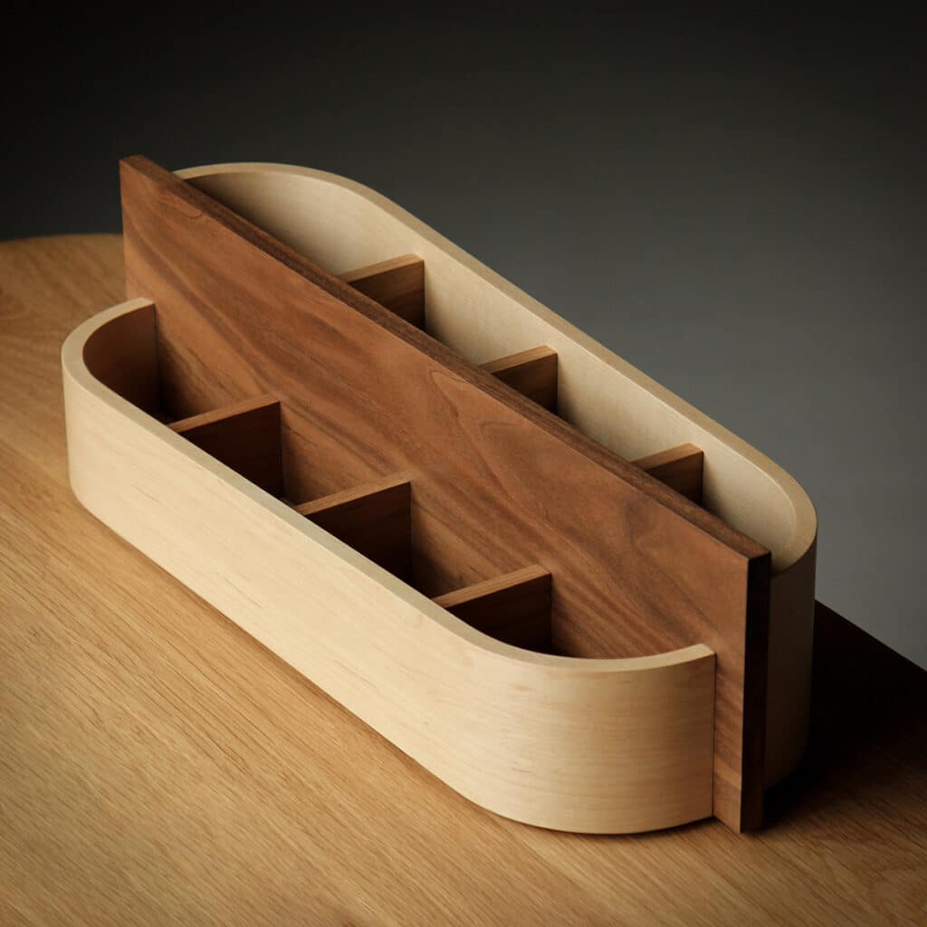 Loop – desk organiser
